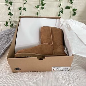 Classic Short II UGG